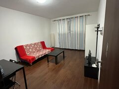 Piata Progresu, proprietar demisol inalt